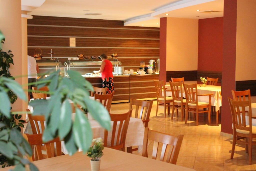 Restaurace v ubytování Hotel Opal - All Inclusive
