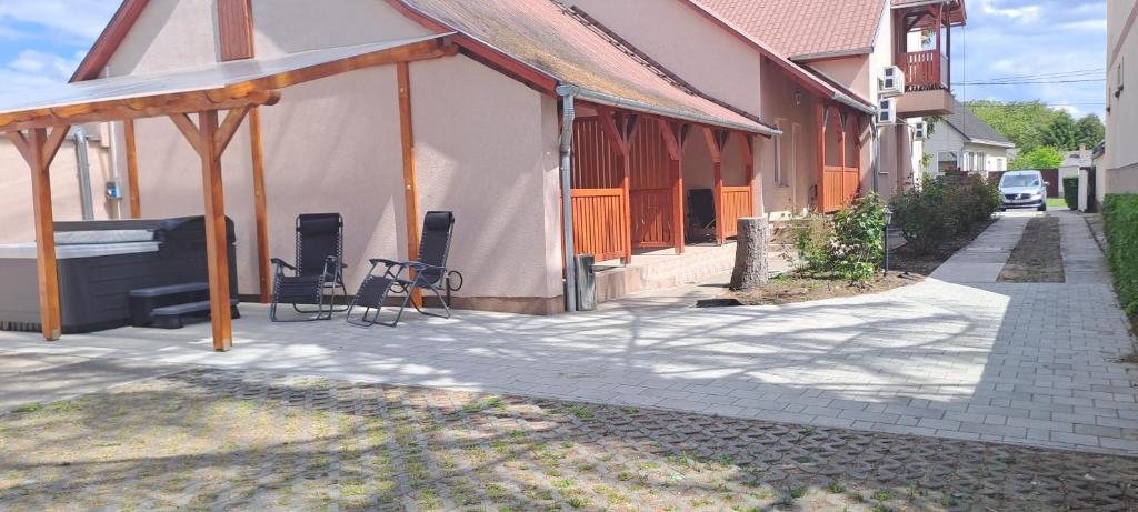 Andi Apartmanház 4200 Hajdúszoboszló, 16 Vörösmarty utca kép - 1