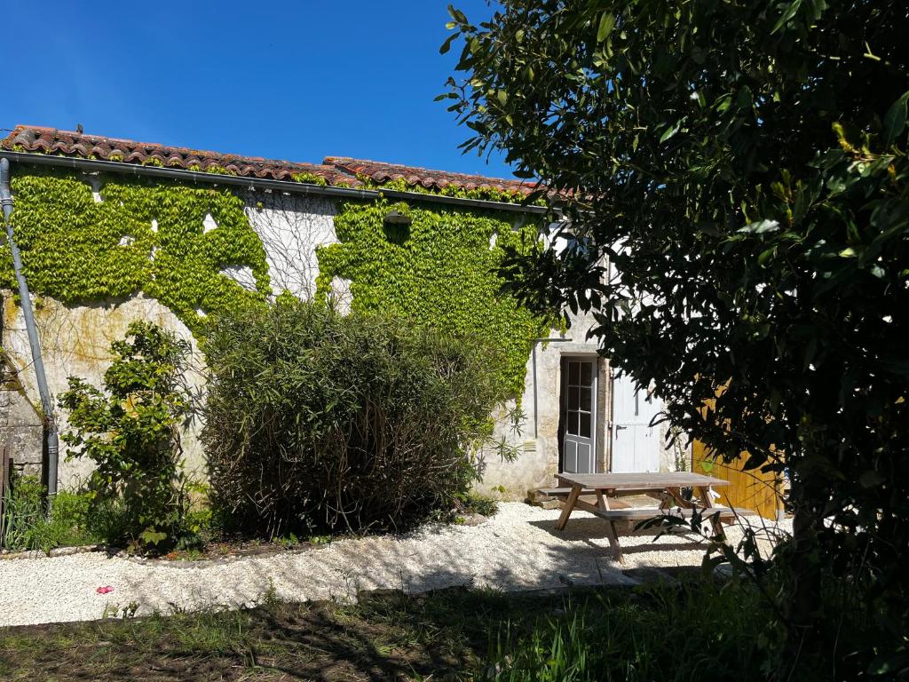 Taman di luar Gite avec extérieur