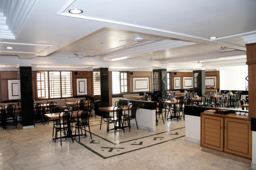 Restaurace v ubytování Suvarna Residency