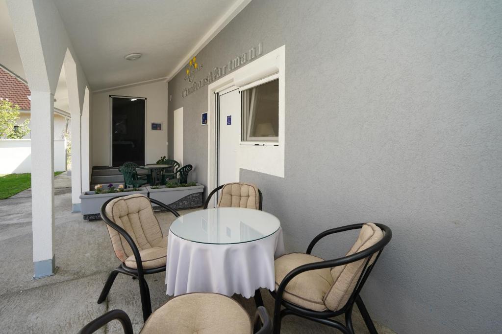 Posezení v ubytování Champions Apartmani