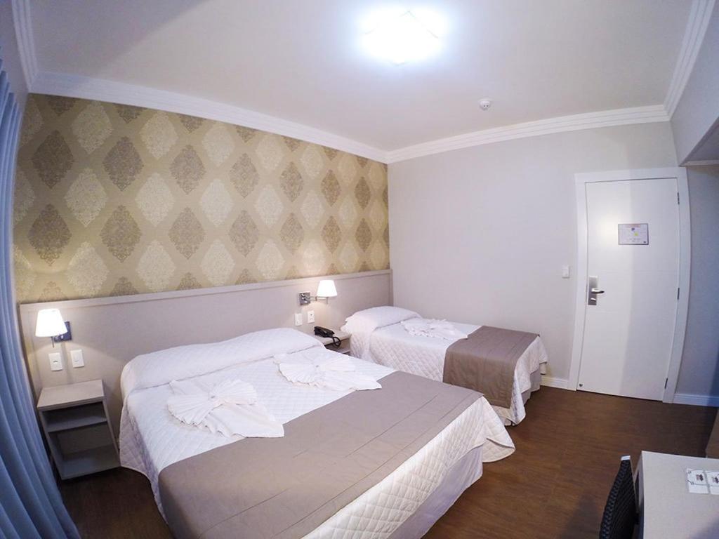  Seville Park Hotel