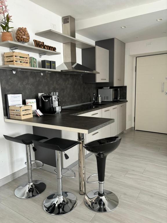 Chez Ary: Sulla strada del Lago - Studio -appartement