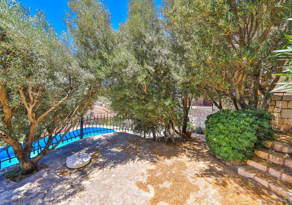 Bazén v ubytování Yarımada Deniz Manzaralı Villa Cindy nebo v jeho okolí