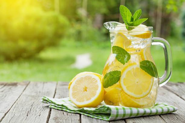 Nápoje v ubytování Limonádé Apartman AC Agárd Élményfürdő mellett
