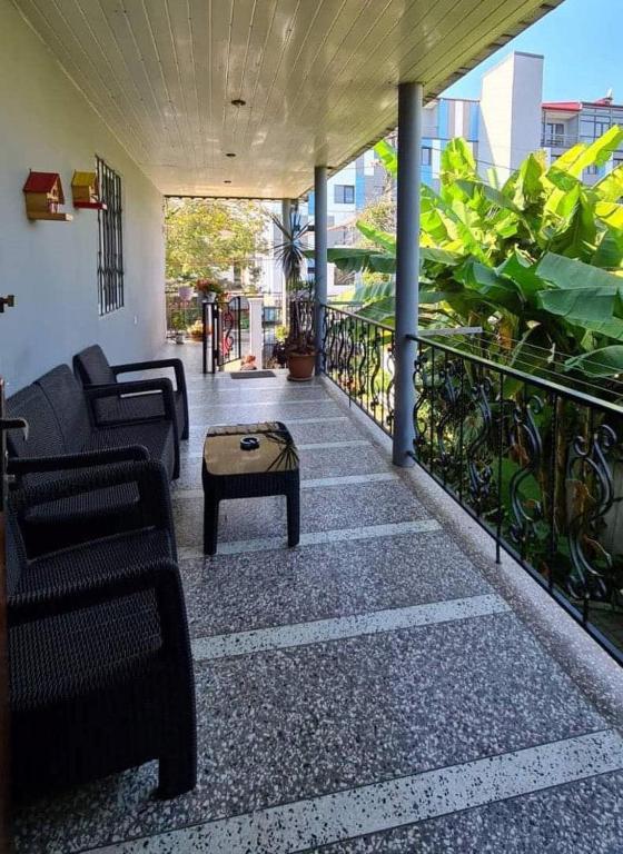 Balkón nebo terasa v ubytování Ios Guest House