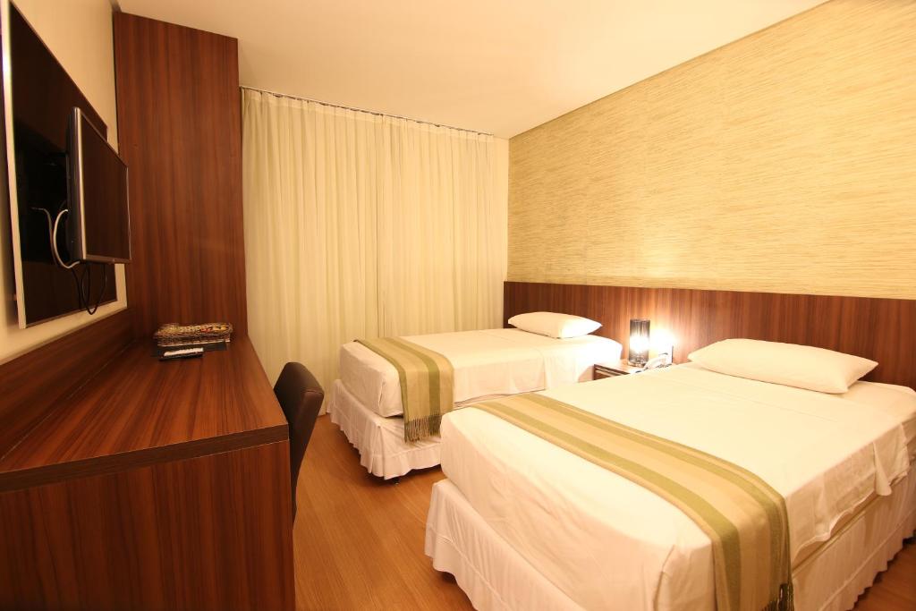  Hotel Serrano