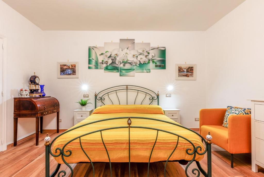 A seating area at Raggio di Sole