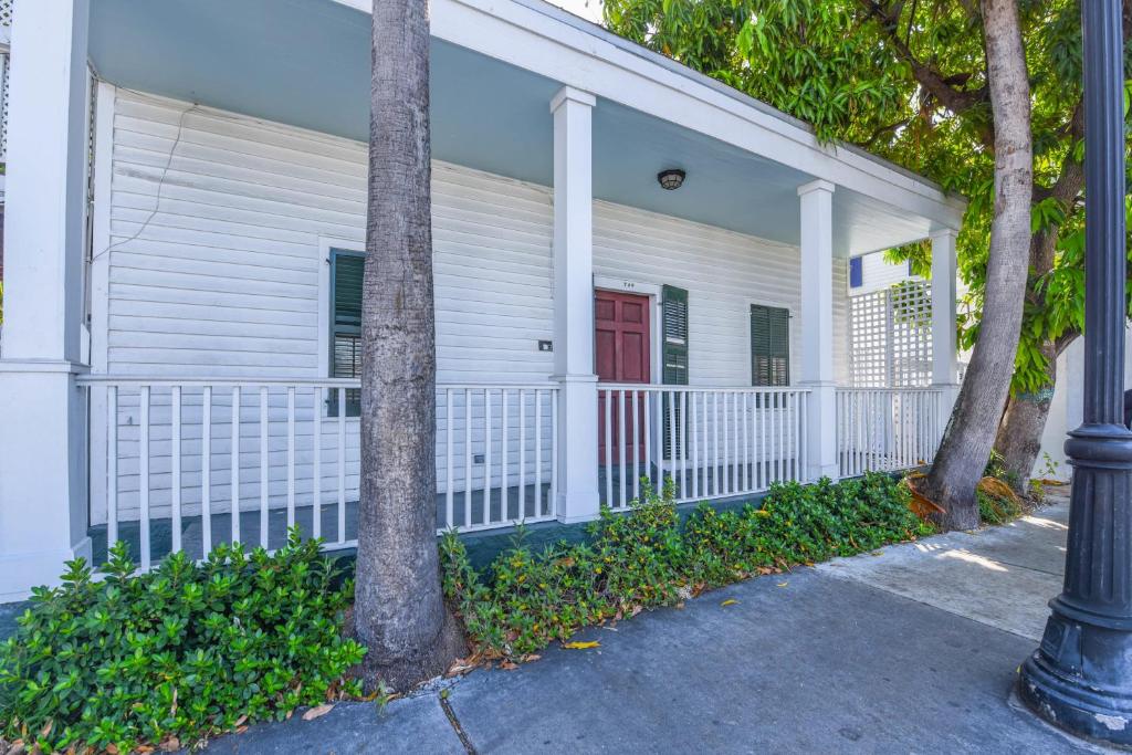 Coconut Palm, Key West (updated prices 2026)
