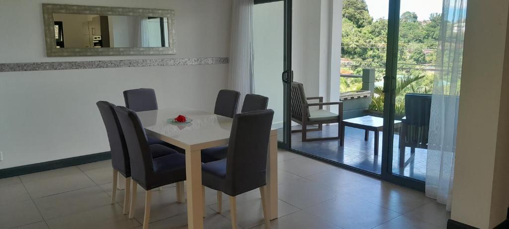 Fotografie z fotogalerie ubytování ISLA HOLIDAY HOME v destinaci Anse Royale