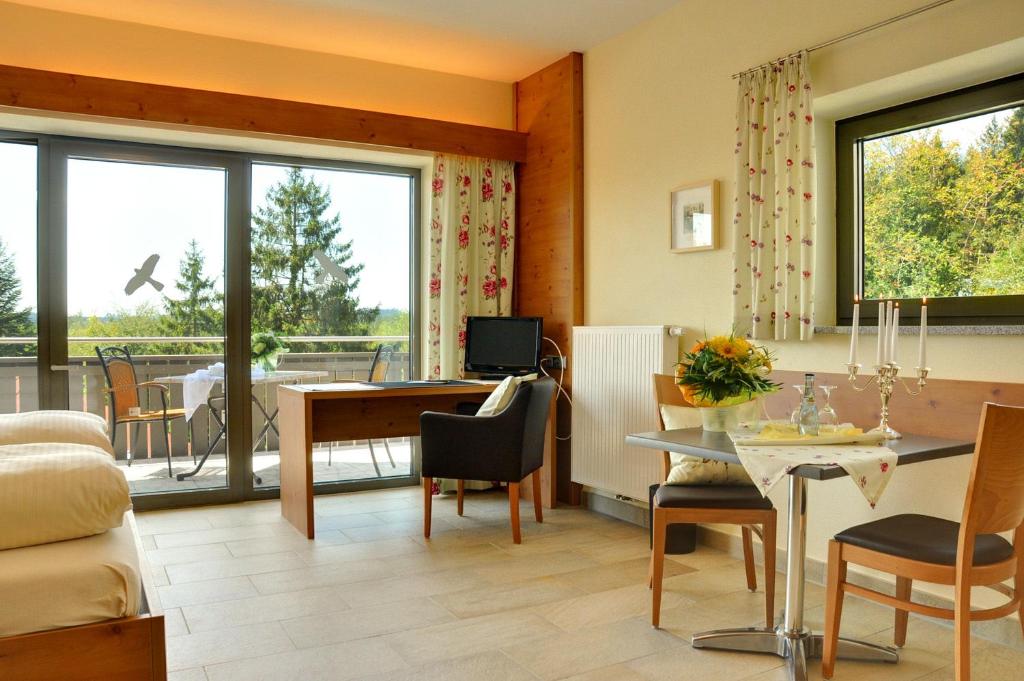 Posezení v ubytování Allgäu-Hotel-Elbsee