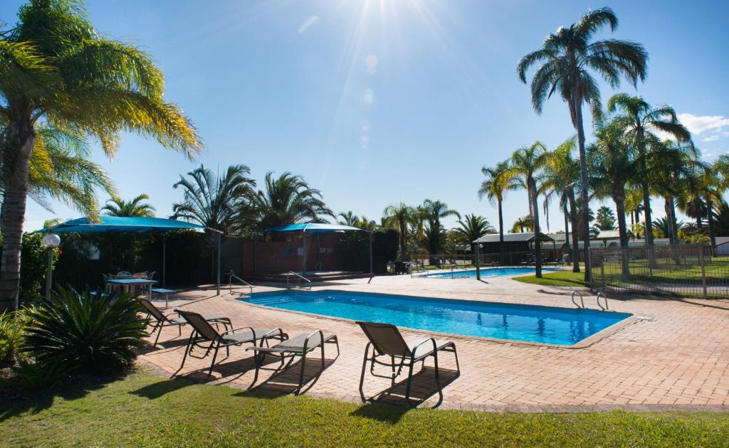 Bazén v ubytování Kalbarri Palm Resort nebo v jeho okolí