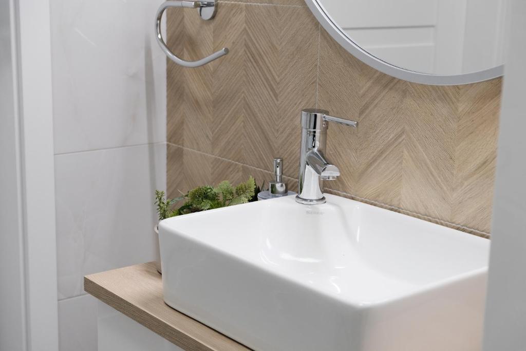 SpaceMore Apartments, Dmowskiego - 20 minut do RYNKU, Self Check-In 24H, Parking, City bikes - 11