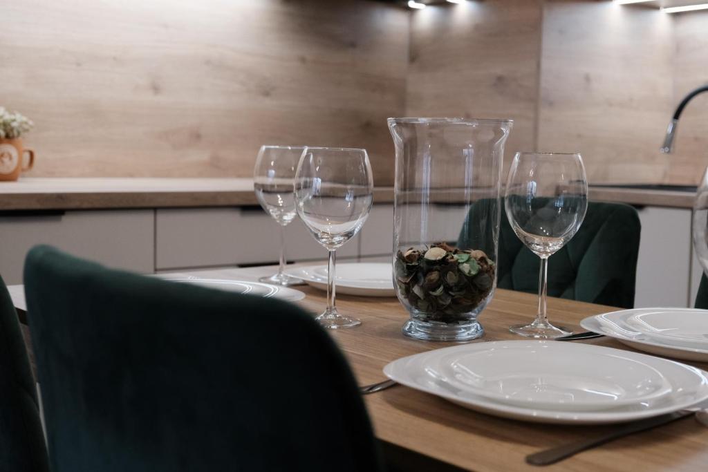 SpaceMore Apartments, Dmowskiego - 20 minut do RYNKU, Self Check-In 24H, Parking, City bikes - 12