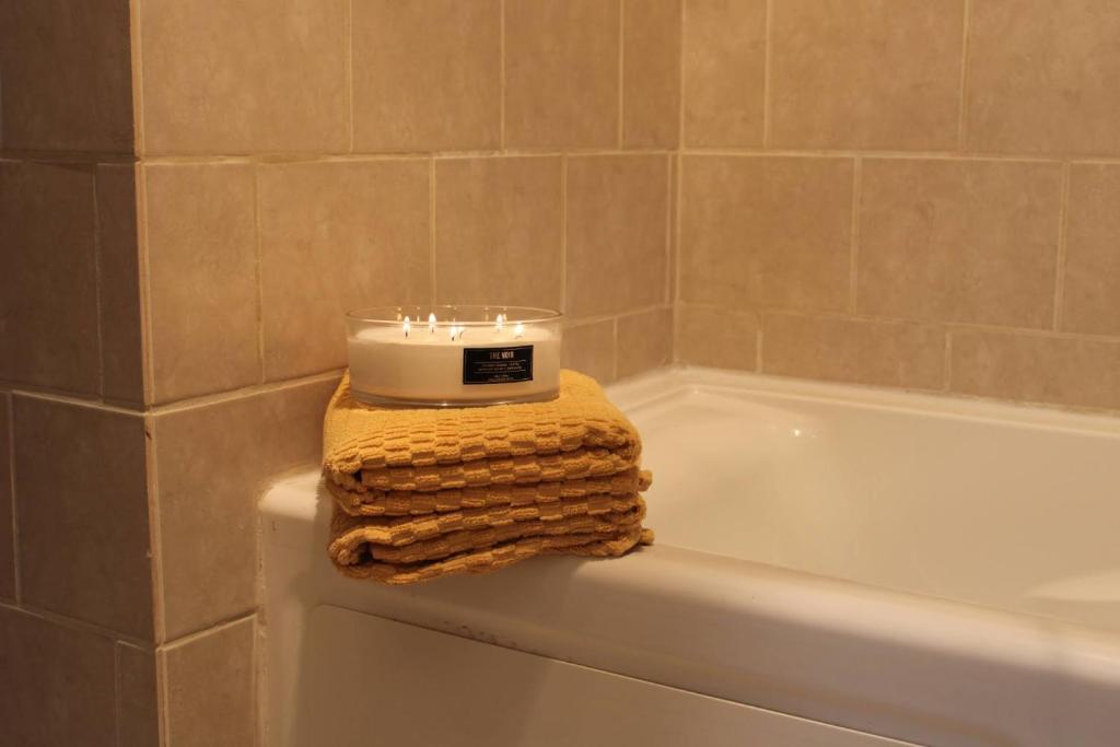 Fotografie z fotogalerie ubytování Charming Central Amarillo Retreat with a Jacuzzi v destinaci Amarillo