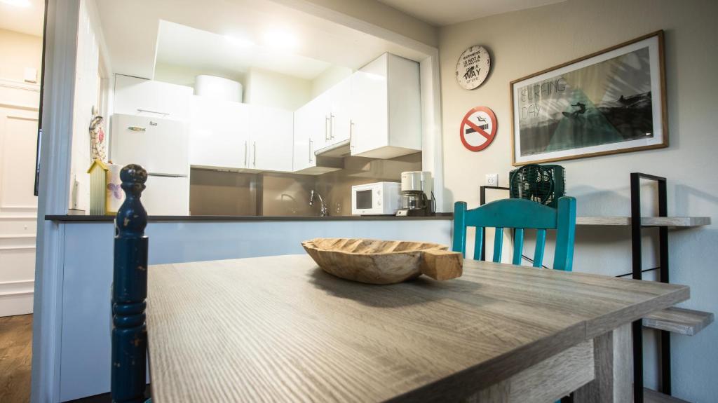 Kuchyňa alebo kuchynka v ubytovaní Estudio con piscina en A Guarda- Pontevedra
