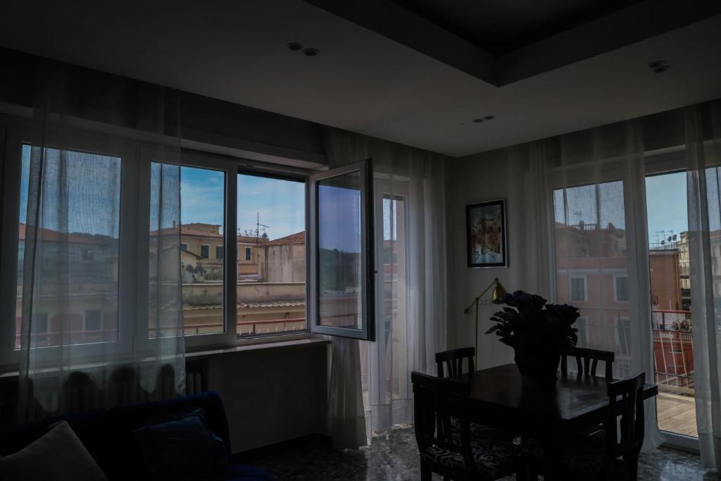 A seating area at Attico vista mare