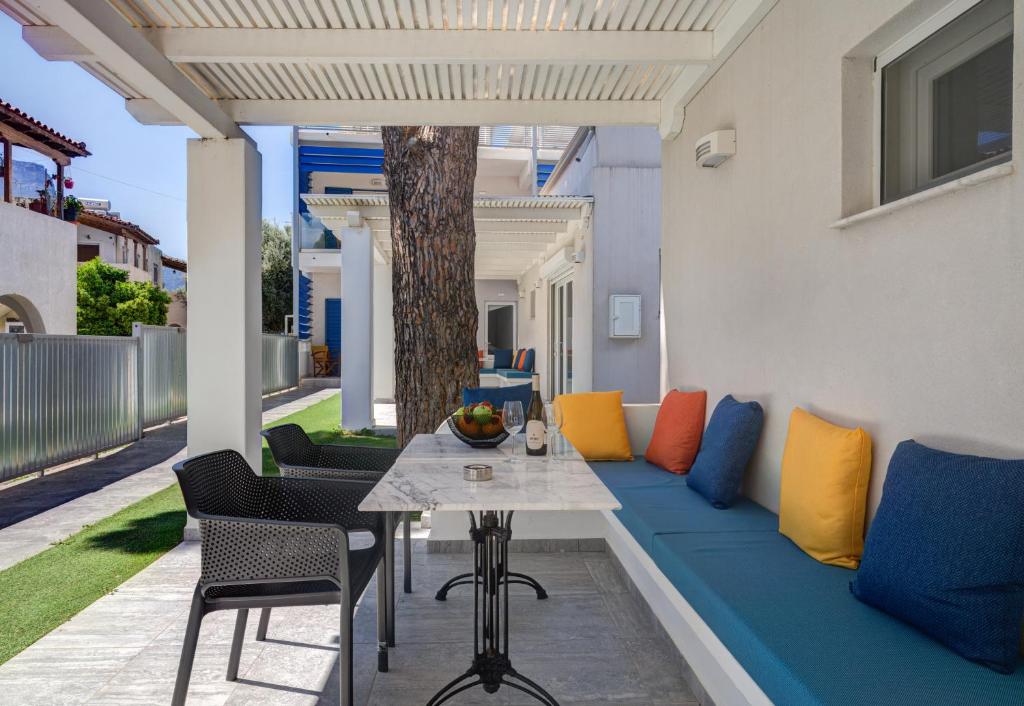 Posezení v ubytování Molos Beachfront Apartments in Diakopto