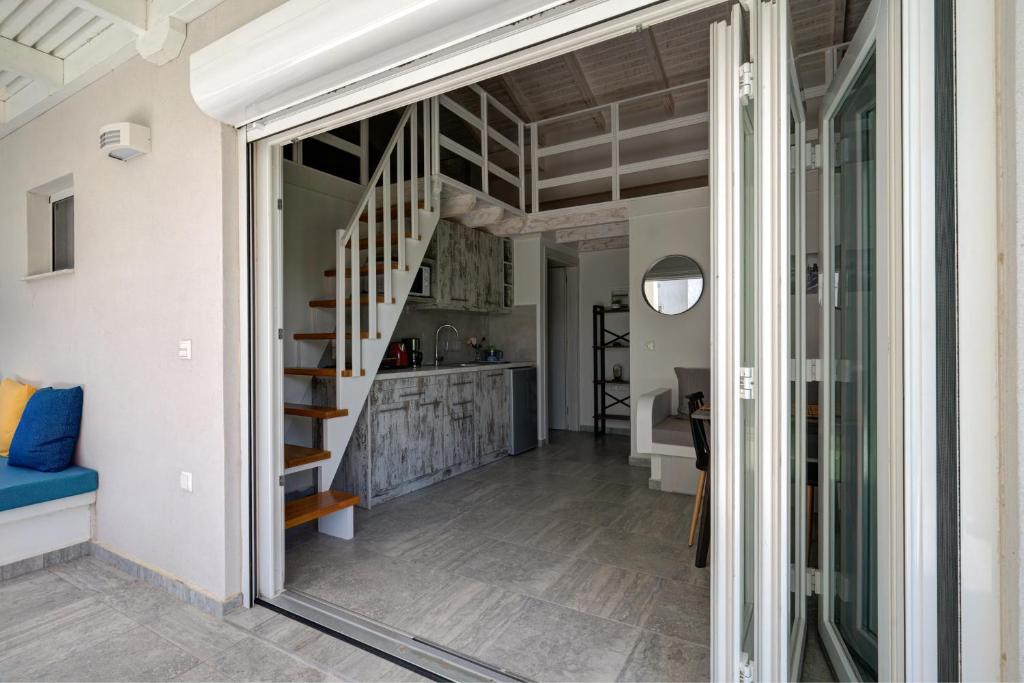 Fotografie z fotogalerie ubytování Molos Beachfront Apartments in Diakopto v destinaci Diakopto