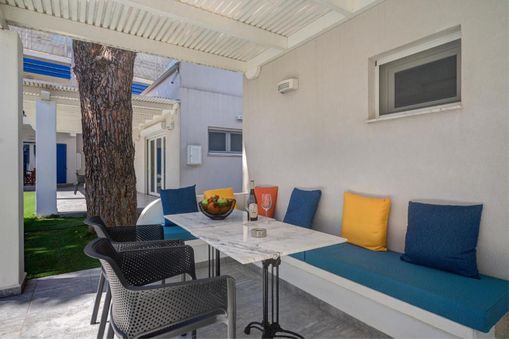 Posezení v ubytování Molos Beachfront Apartments in Diakopto