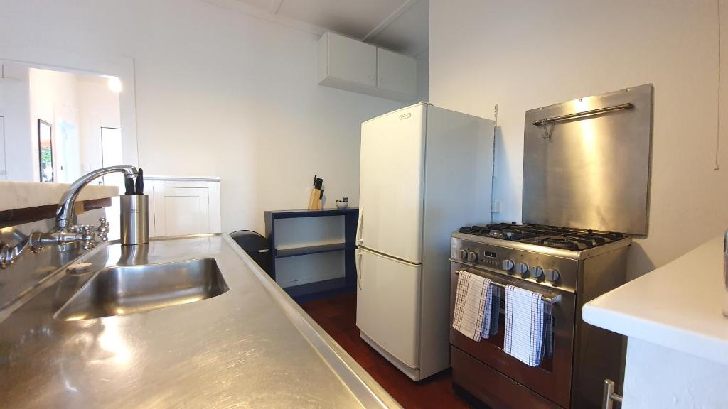 Kingsland Family Home - Resim 15