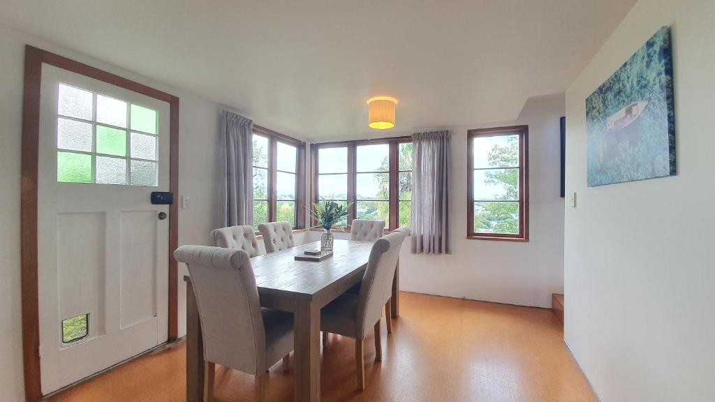 Kingsland Family Home - Resim 23