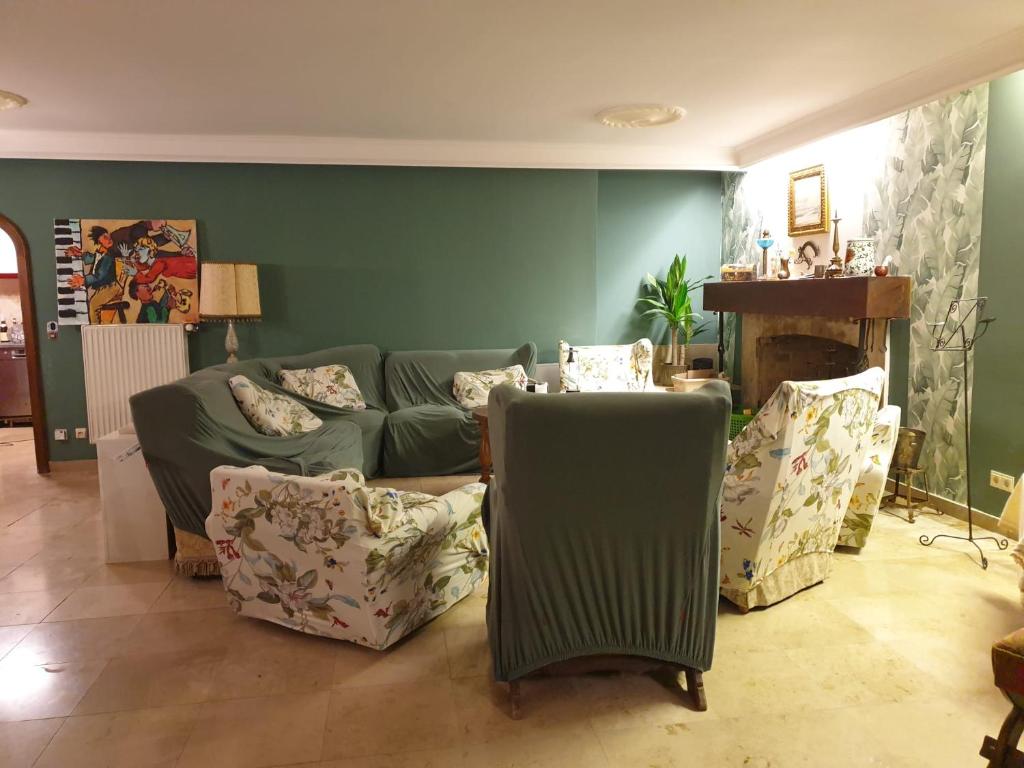 Posezení v ubytování Traumhaus im Wald