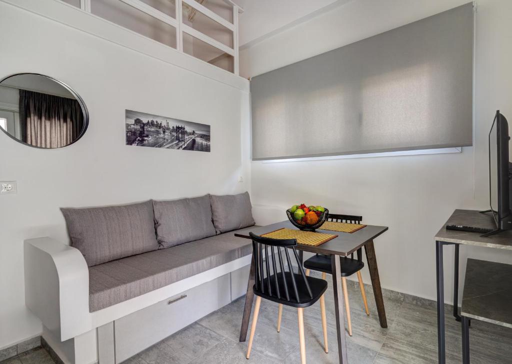 Posezení v ubytování Molos Beachfront Apartments in Diakopto