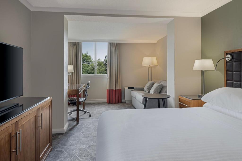 Postel nebo postele na pokoji v ubytování Delta Hotels by Marriott Edinburgh