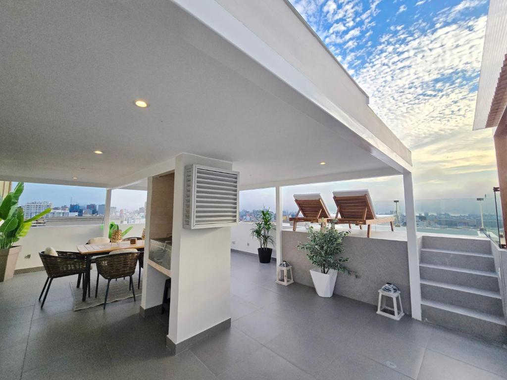 Illustration of Exclusive Penthouses With Private Viewing Balconies