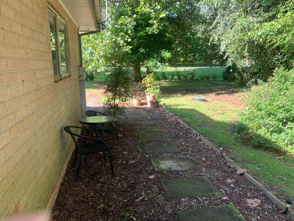 Granny Flat Robbo, Robertson (updated prices 2024)