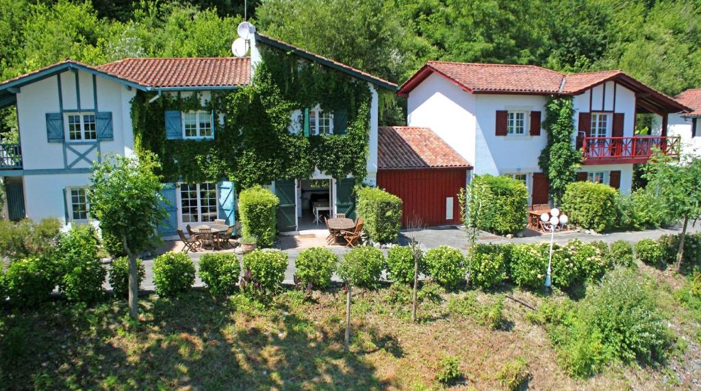 Les Collines Iduki - One-Bedroom Apartment (2-4 People)