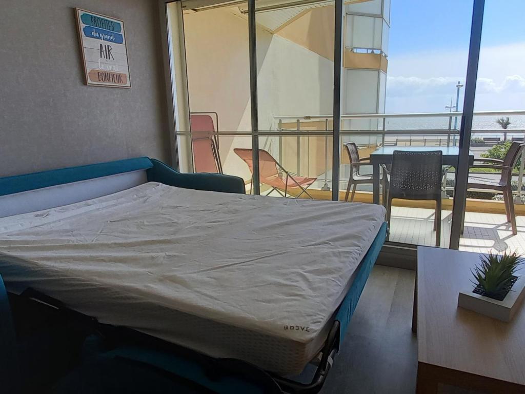 Fotografia z galérie ubytovania Appartement 1 chambre face à la mer avec balcon, WIFI et parking privé à Saint Jean de Monts - FR-1-323-255 v destinácii Saint-Jean-de-Monts