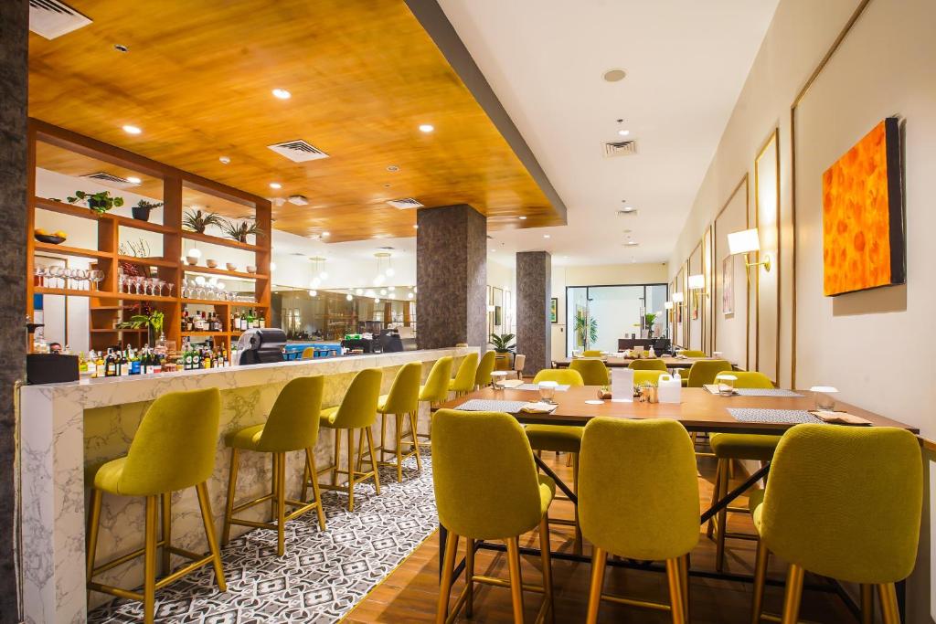 Restaurace v ubytování Summit Hotel Naga