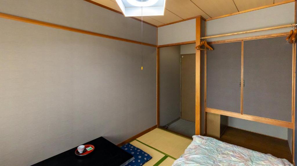 Tabist Oyado Chitose - Twin Room Met Gedeelde Badkamer