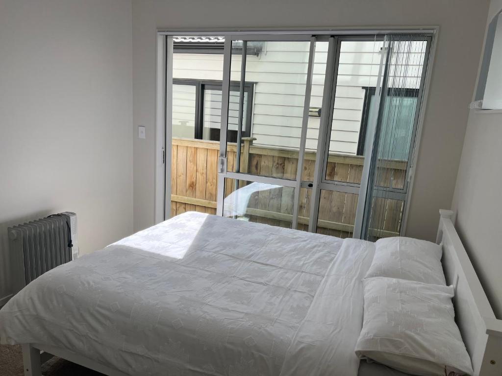 Private Ensuite for singles or couples - Resim 3