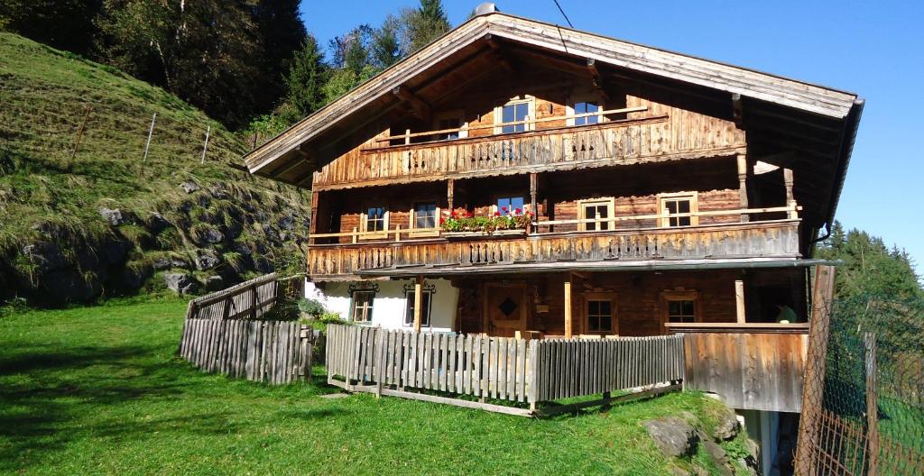 Fotografie z fotogalerie ubytování Bauernhaus & Appartement Goldschmied v destinaci Fügenberg