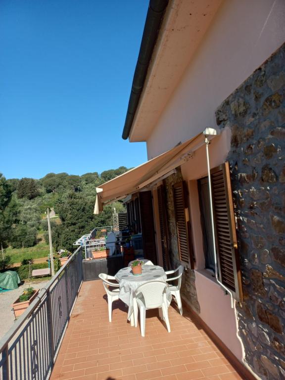 A balcony or terrace at Appartamenti per vacanze Valle Onesta