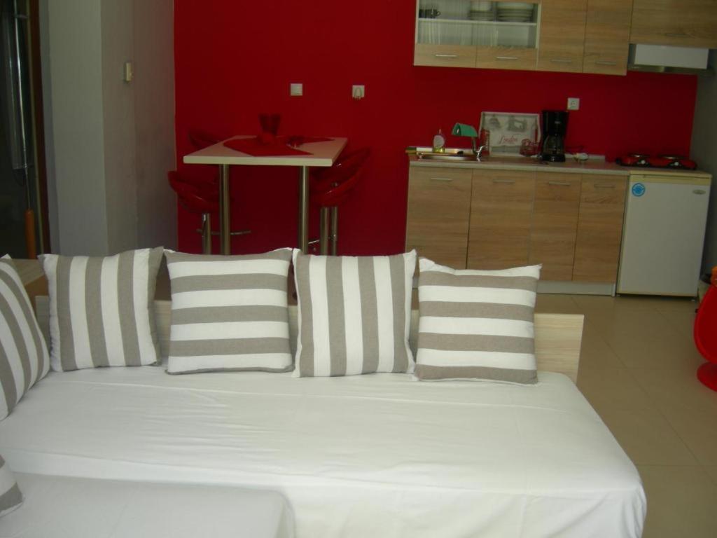 Kuchyň nebo kuchyňský kout v ubytování HOME SWEET HOME