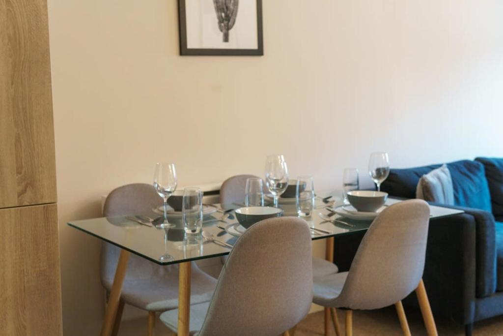 Posezení v ubytování Spacious 2 Bed Apartment in Manchester Centre