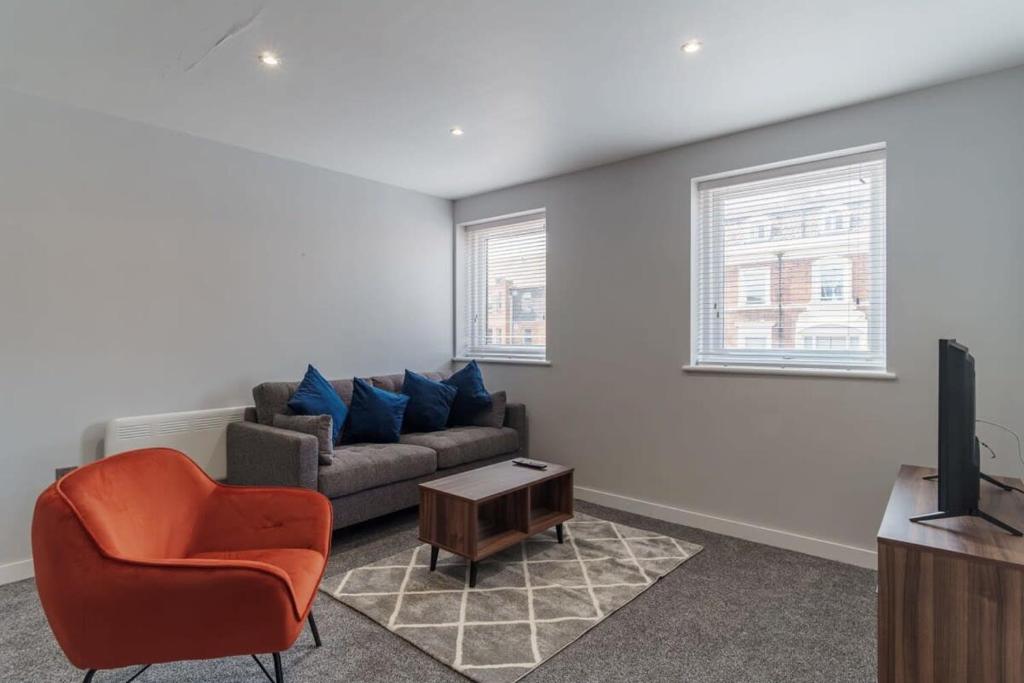 Posezení v ubytování Modern Convenient 2 Bedroom Apartment in Liverpool