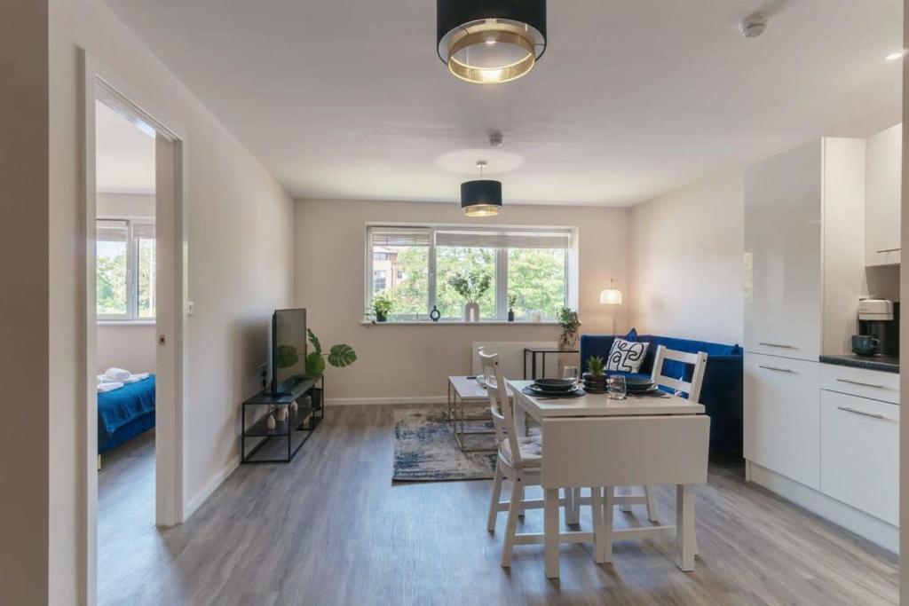 Kuchyň nebo kuchyňský kout v ubytování Lovely 1 Bed Manchester Apartment - Sleeps 3