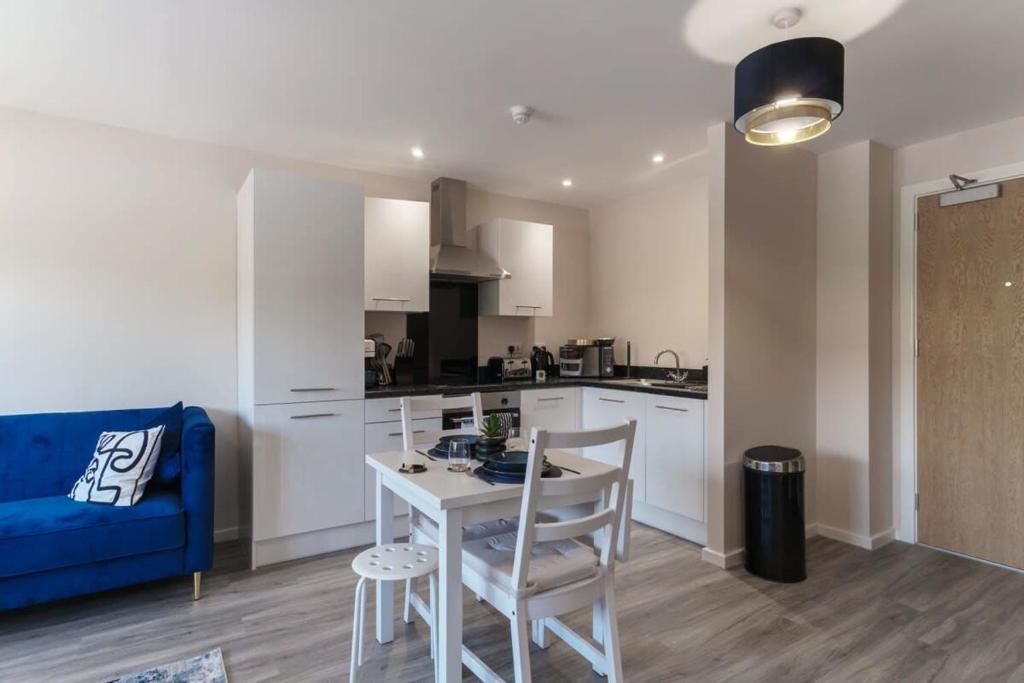Kuchyň nebo kuchyňský kout v ubytování Lovely 1 Bed Manchester Apartment - Sleeps 3