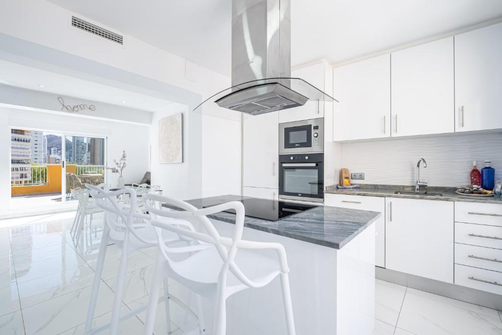 Kuchyň nebo kuchyňský kout v ubytování Penthouse Ancla 561 Levante Beach