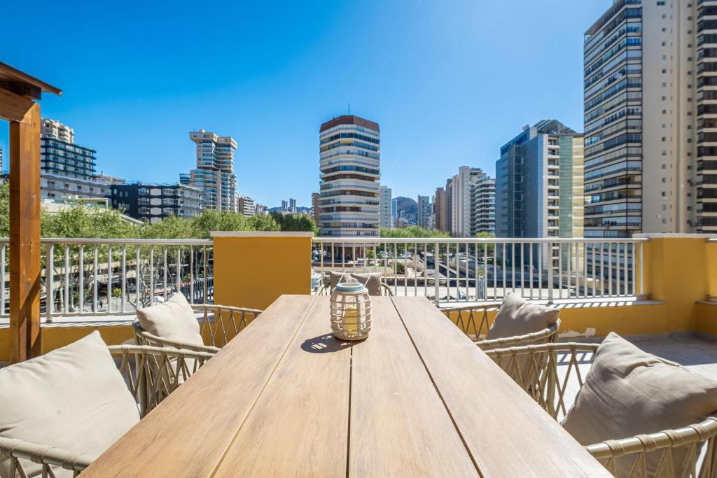 Balkón nebo terasa v ubytování Penthouse Ancla 561 Levante Beach