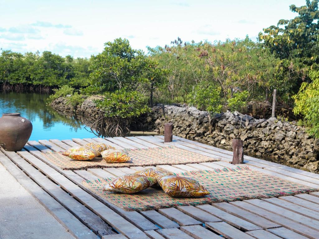 Bazén v ubytování NOGS Homestay, near Magpupungko, Siargao Island Surfings Spots nebo v jeho okolí