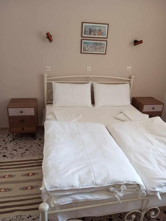 Evanthia Toroz Rooms & Studios - 4