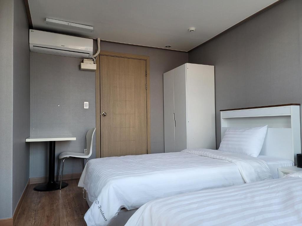 YD Residence - Standard Triple Room