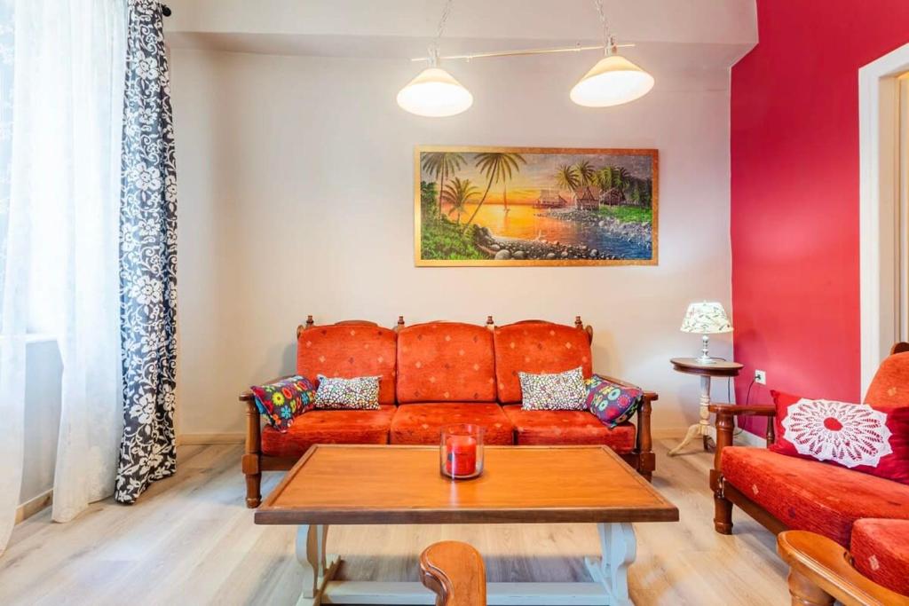Posezení v ubytování Kalamata Rose Nest - Urban Comfy Escape