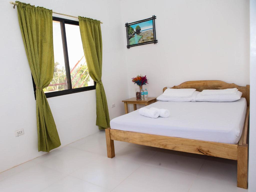 NOGS Homestay, near Magpupungko, Siargao Island Surfings Spots - Chambre Double De Luxe Avec Balcon